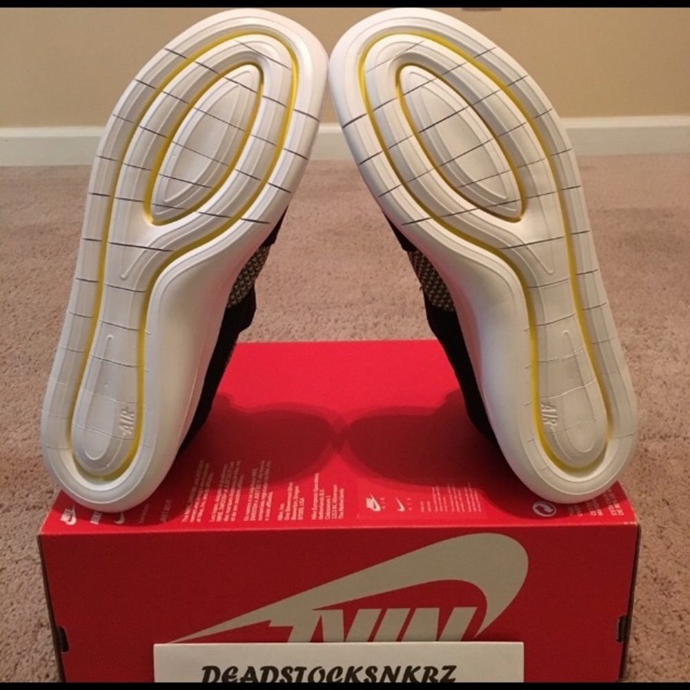 WMNS Nike Air Sockracer Flyknit "Yellow Strike" - Picture 4 of 5
